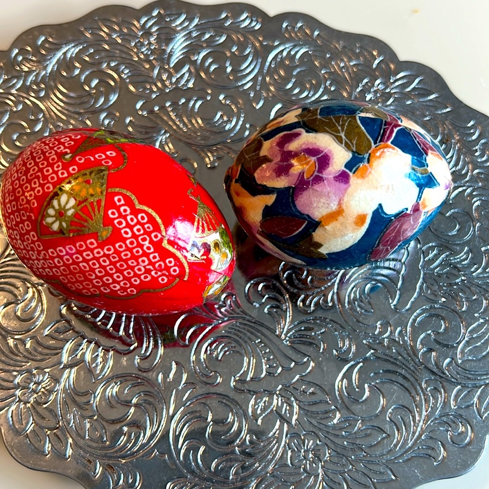2 Decorative Easter eggs. Beautiful hand crafted.